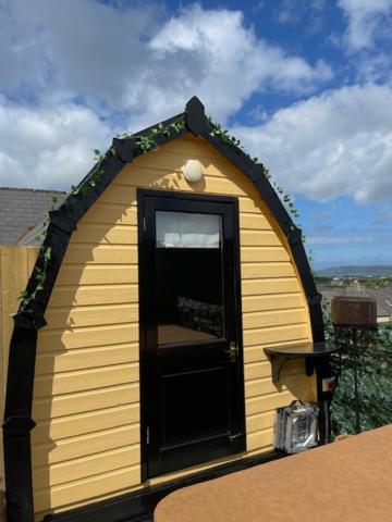 Arch Pod & Hot Tub Apartment คาร์นโดนาคห์ ภายนอก รูปภาพ