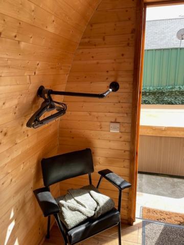 Arch Pod & Hot Tub Apartment คาร์นโดนาคห์ ภายนอก รูปภาพ