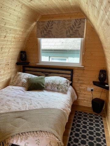 Arch Pod & Hot Tub Apartment คาร์นโดนาคห์ ภายนอก รูปภาพ